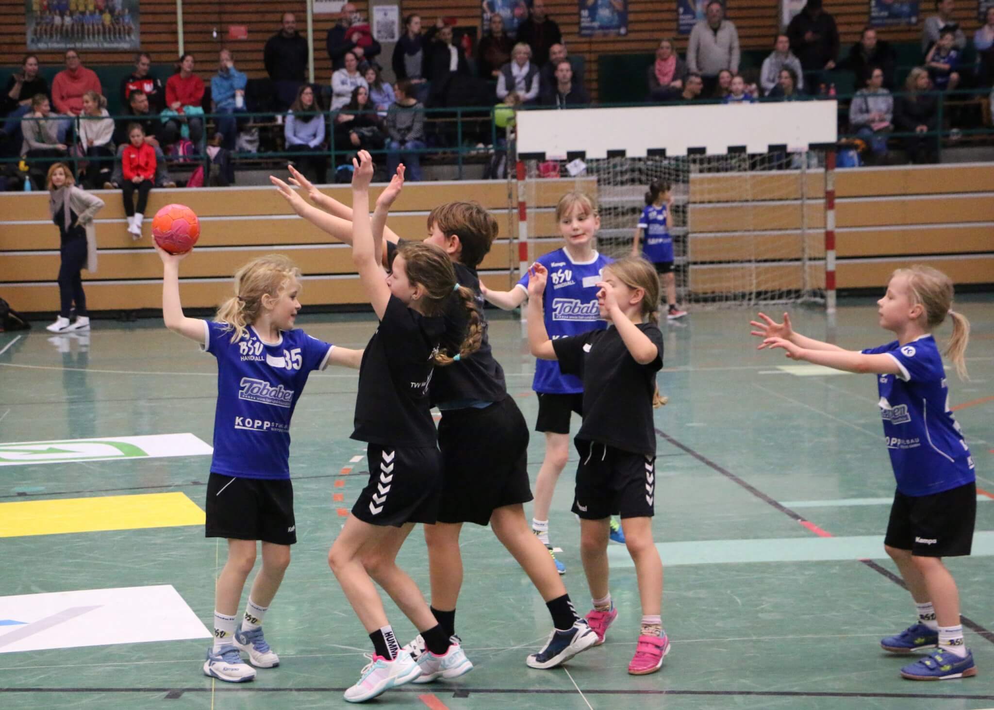 Handball-Minis eroberten die Halle Nord – Buxtehuder SV – Handball  Bundesliga Frauen